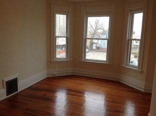 1 33rd St W, Minneapolis, MN 55408