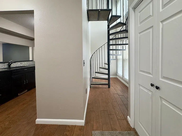14002 Crossing Way E — Photo 20