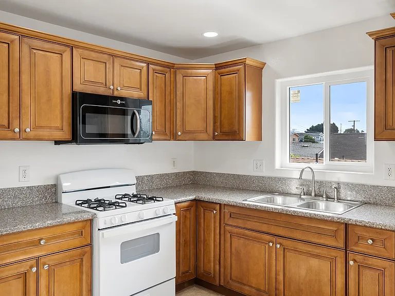 145 E Gage Ave #145 — Photo 8