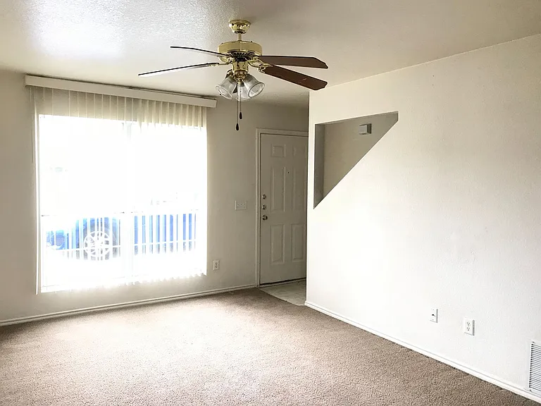 1905 Monte Carlo Ln — Photo 3