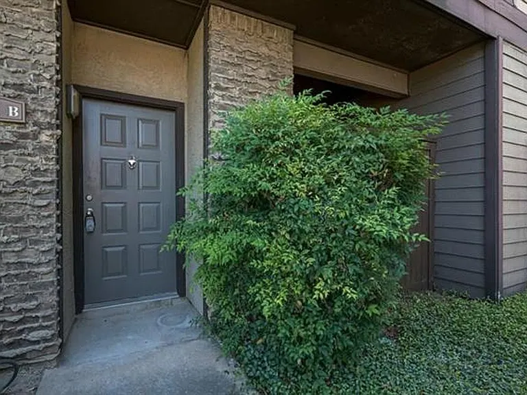 5757 E University Blvd #22B — Photo 3