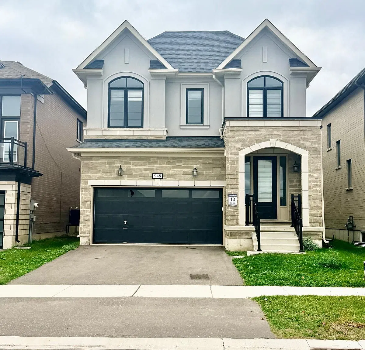 4 bed, $2,900 — Photo 1