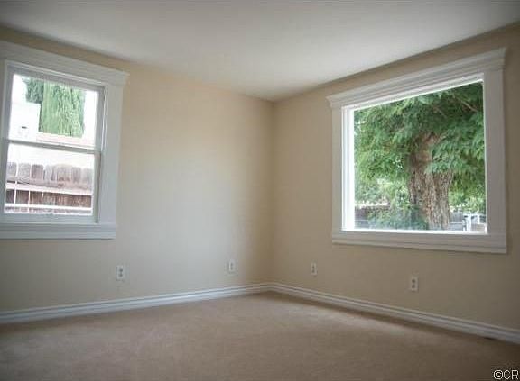 4th image of 1154 Belvan Ave