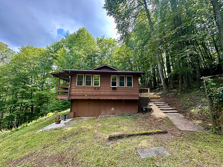 471 Curtis Creek Rd — Photo 2