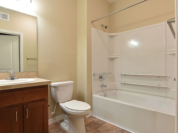 4th image of 1326 Idlewild Dr #3003