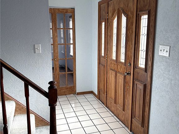 2nd image of 1677 Hathaway Ln