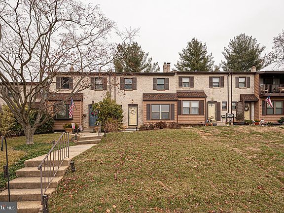 2nd image of 261 Bishop Dr