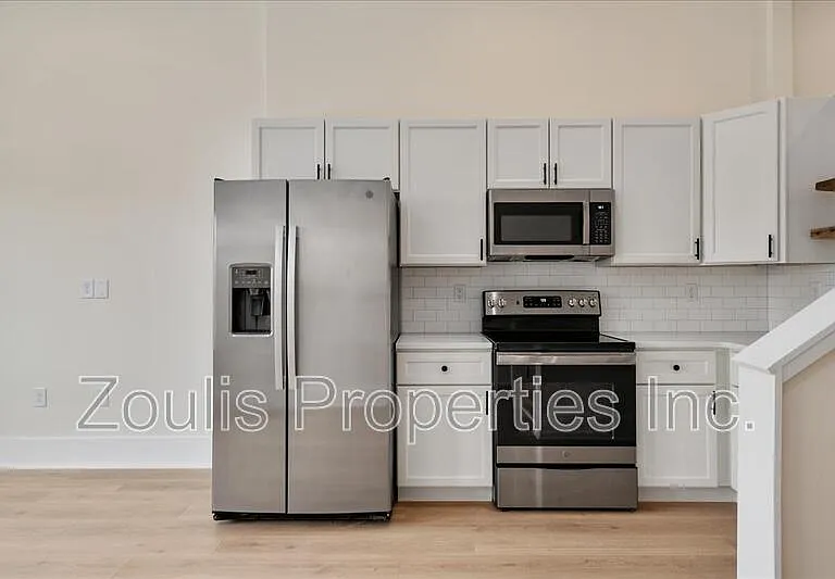 631 S Broadway #1-302 — Photo 10