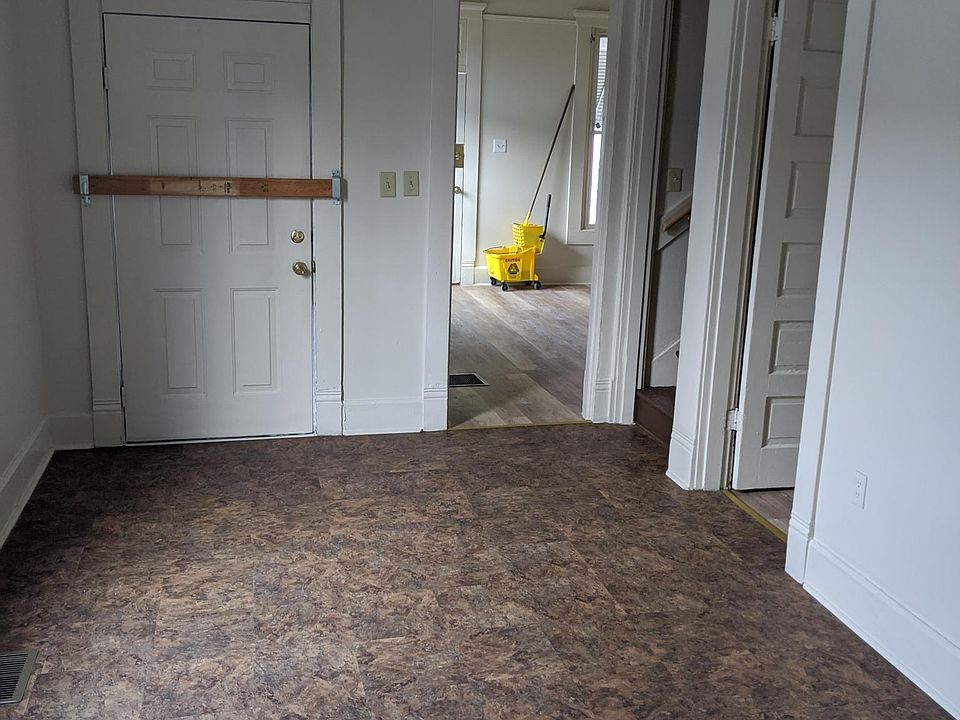1st image of 219 N 26th St