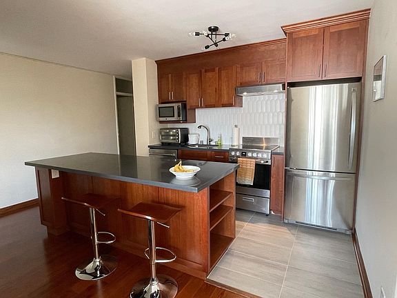 4th image of 1001 Pine St Unit 1001