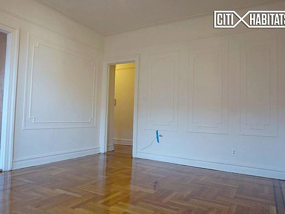 4th image of 3285 33rd St APT B1