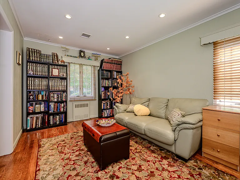 928 Northfield Rd — Photo 26