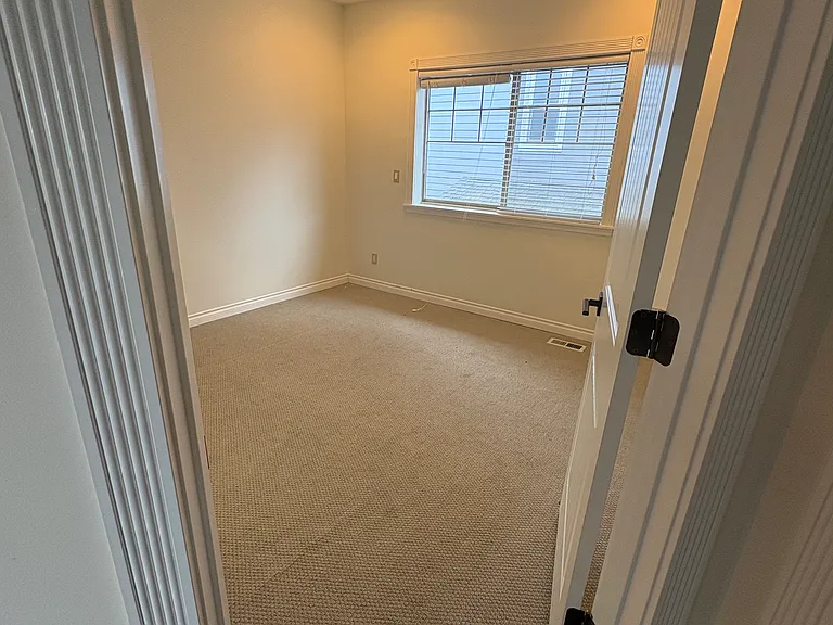 2556 S Eddy St — Photo 22