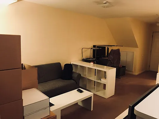 Rented by Metropolis International Realty Inc. | media 2