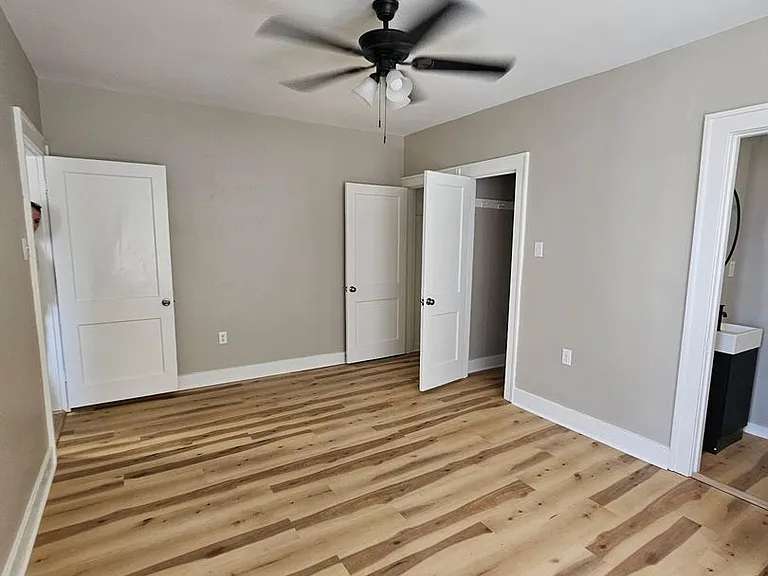 2405 Battery St #B — Photo 9