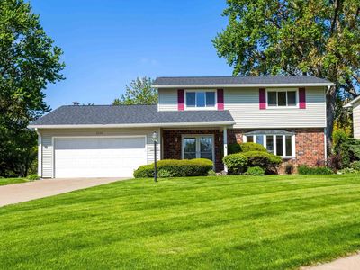 2330 Avalon Dr, Bettendorf, IA, 52722