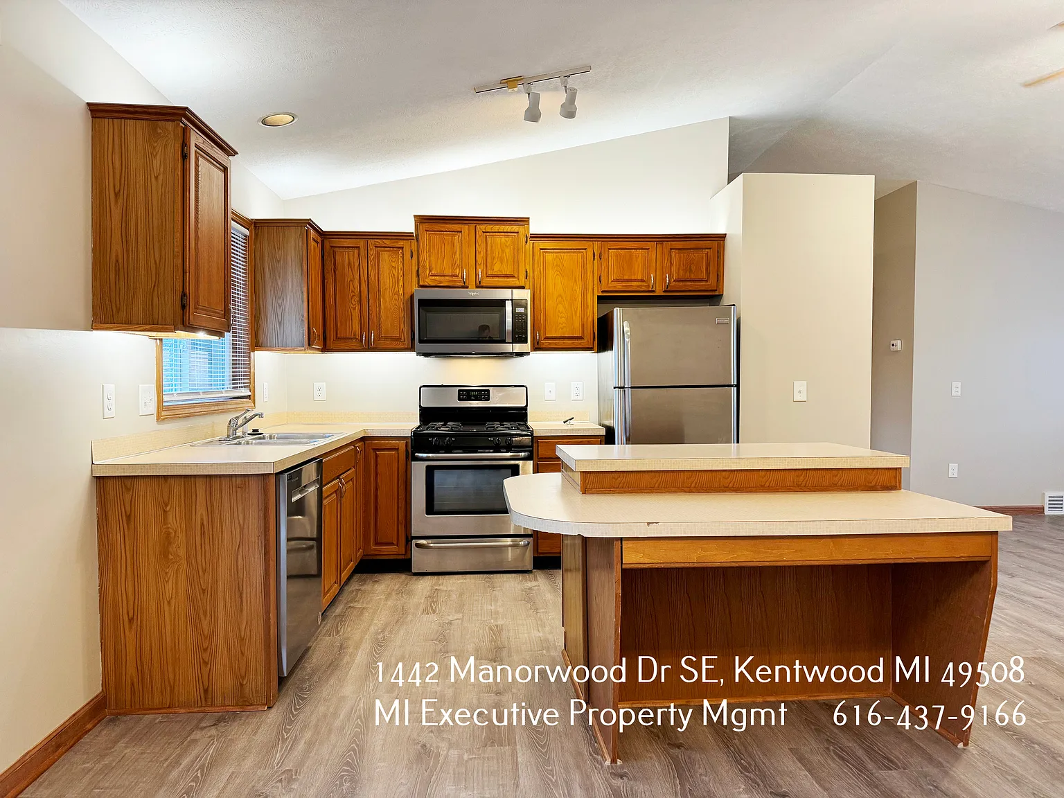 1442 Manorwood Dr SE — Photo 4