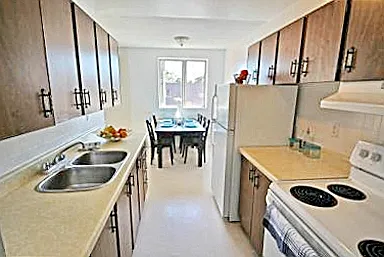 185 Lisgar Ave — Photo 3