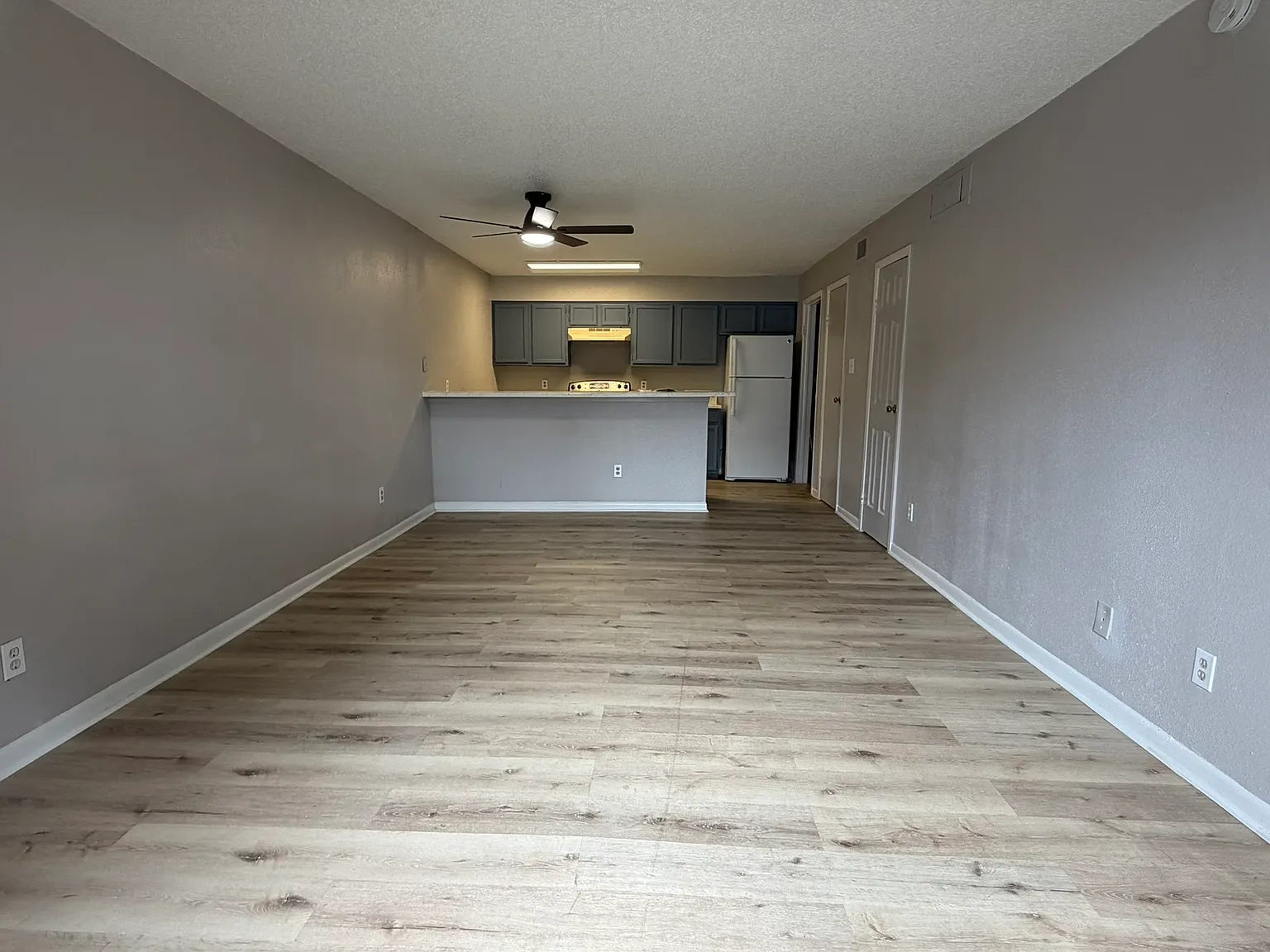 1 bed, 1.5 bath, 907 sqft, $950 — Photo 4