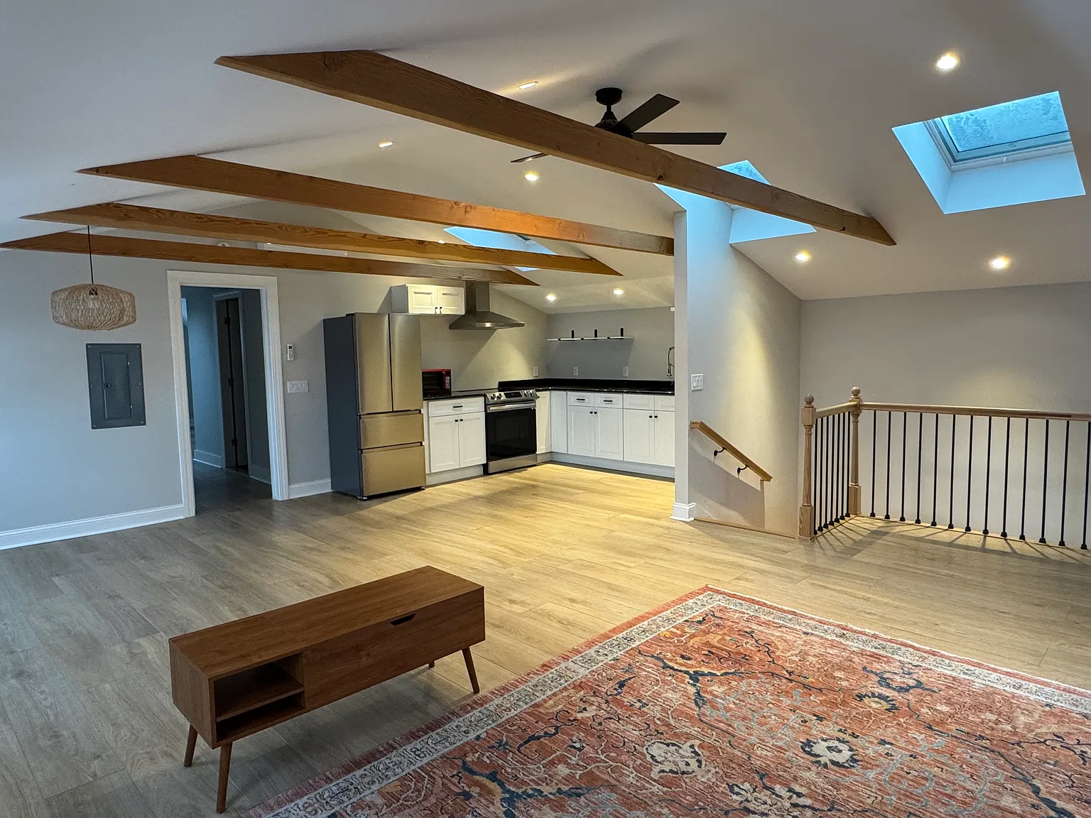 16 Inverness St — Photo 3