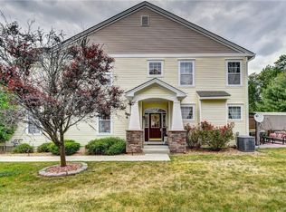 32 Avoncroft Ln, Middletown, NY 10940