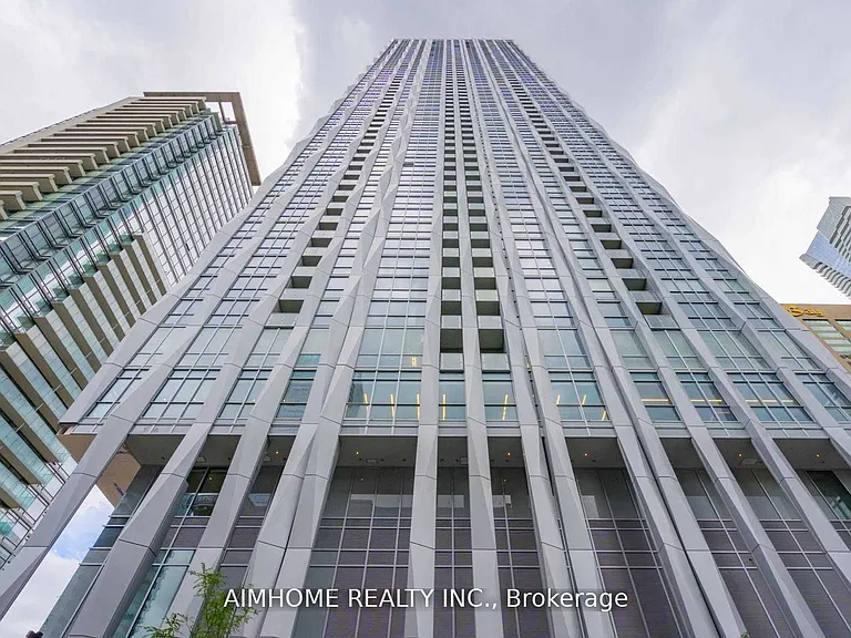 1 Yorkville Ave #1111 — Photo 2