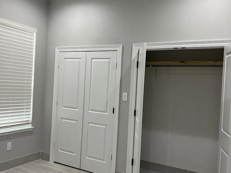8539 Valor Dr — Photo 3