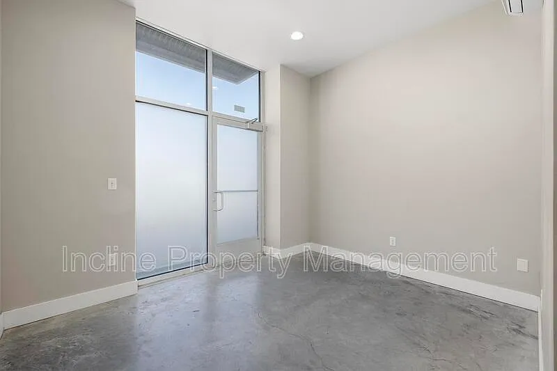 1545 W 200 S — Photo 3