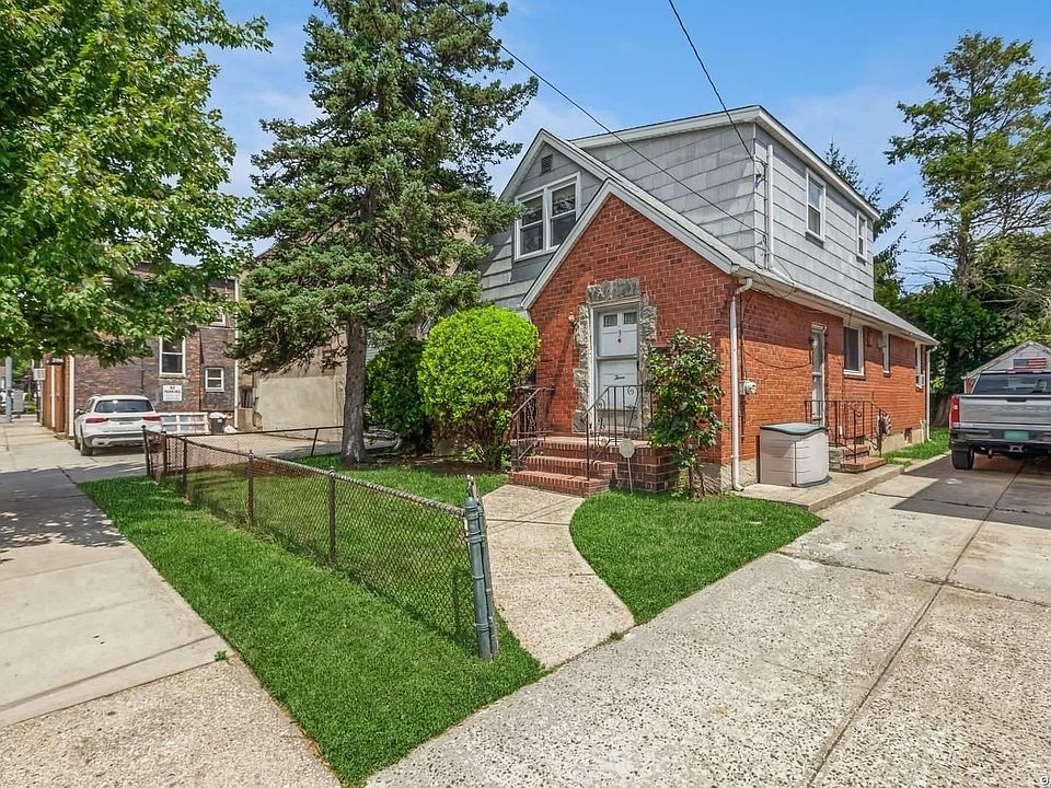 1st image of 3 Flower Avenue