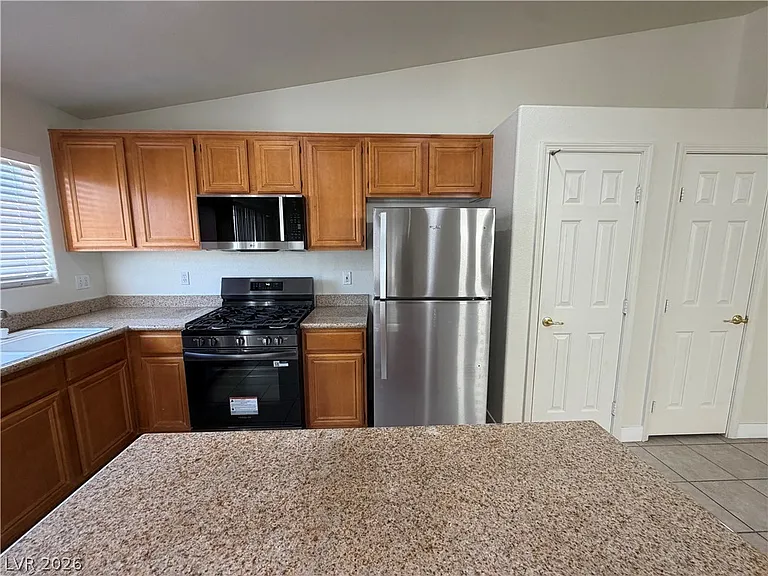 513 Lava Beds Way — Photo 10