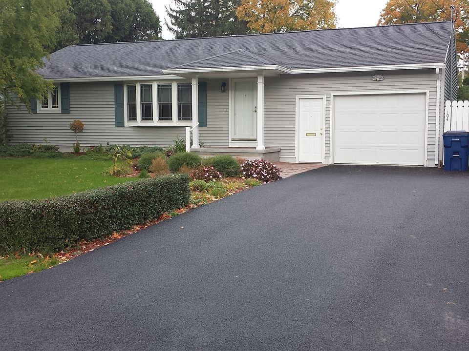1st image of 104 Olin Dr