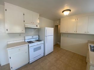 520 Sinex Ave #B, Pacific Grove, CA 93950