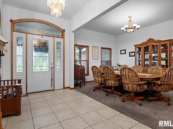 5th image of 430 Lakeview Ln