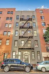 426 West 49th Street in Hell&#39;s Kitchen