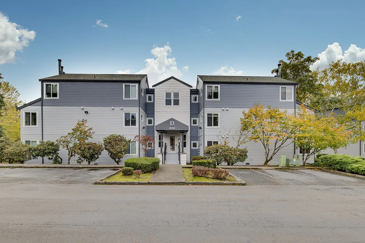 Building Photo - 20320 Bothell Everett Hwy #D201