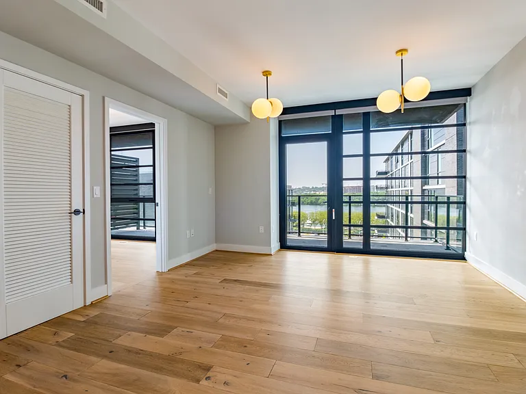 1300 4th St SE #808 — Photo 10