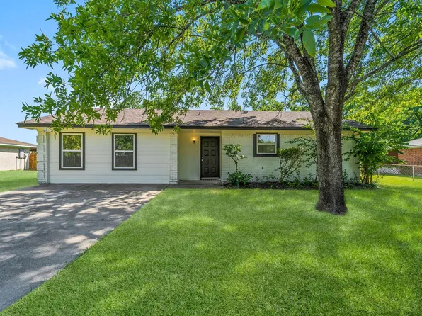 8306 Cherry Blossom Dr, Highlands, TX 77562