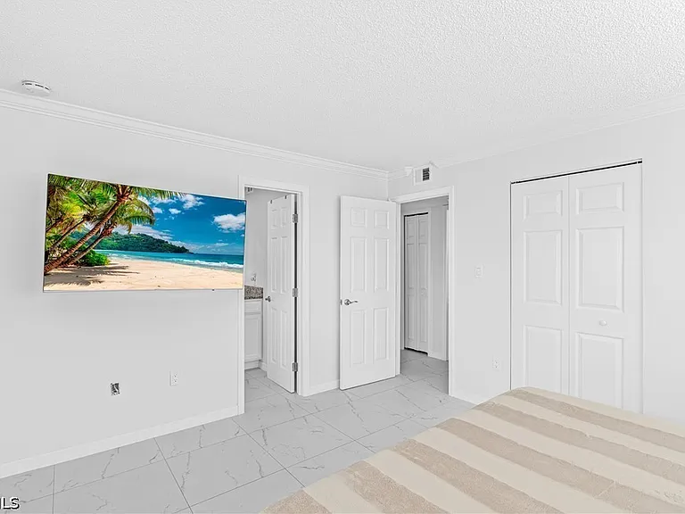 3225 E Riverside Dr #34-C — Photo 12