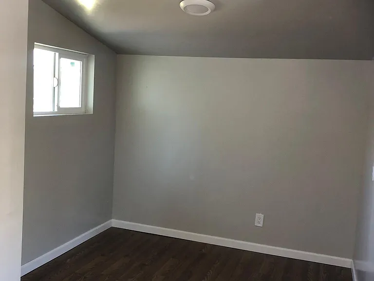 223 E Nevada St — Photo 10
