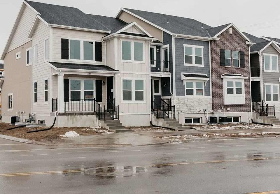 1st image of 4006 W Hardman Way