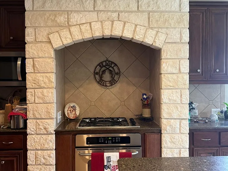 372 Limestone Trl — Photo 9