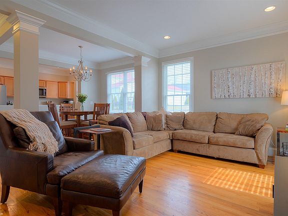 5th image of 1700 Trillium Ln
