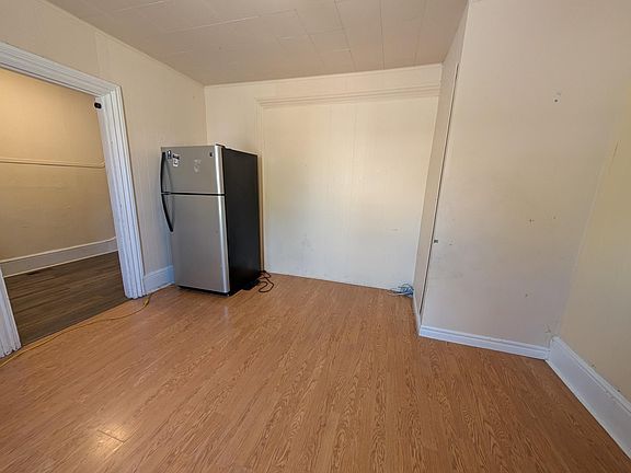 4th image of 85 Division St