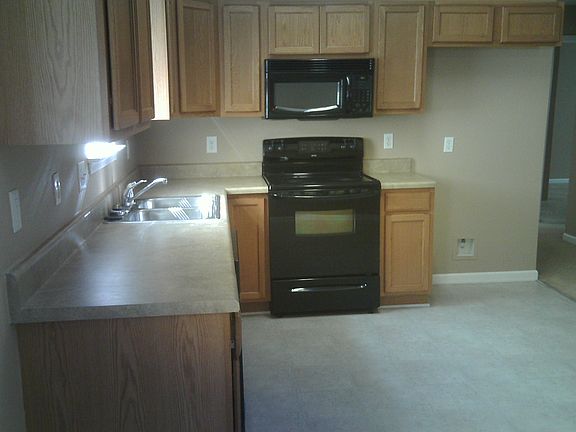 3rd image of 120 Goldfinch Ct