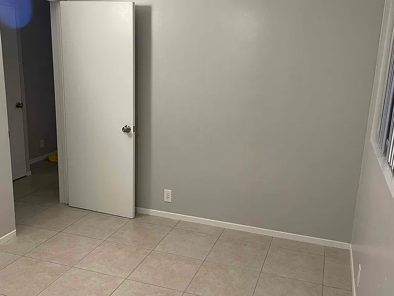 11428 Iris Ave — Photo 10