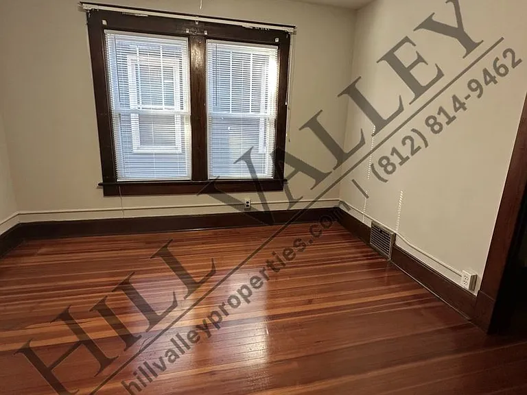 427 Washington Ave — Photo 8