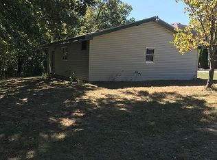 2074 S Gold Finch Ln, Springfield, MO 65809