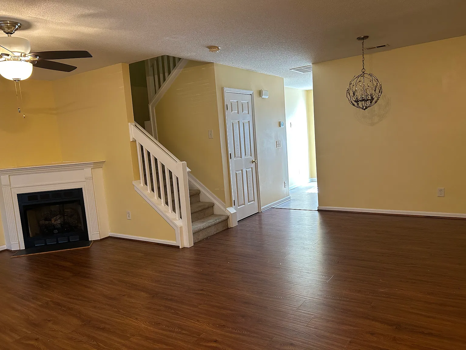 2 bed, 2.5 bath, 1320 sqft, $1,745 — Photo 3