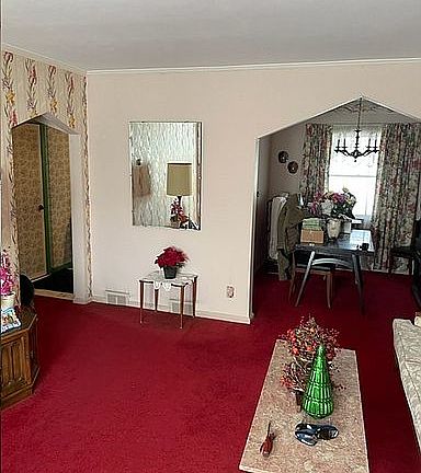 4th image of 337 Bryn Mawr Rd