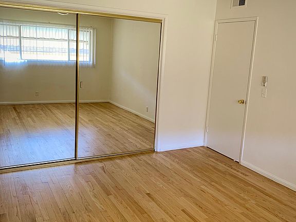 5th image of 1246 N Hayworth Ave #205